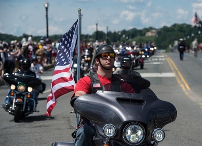 バイク行進「ローリングサンダー」米戦没者を追悼