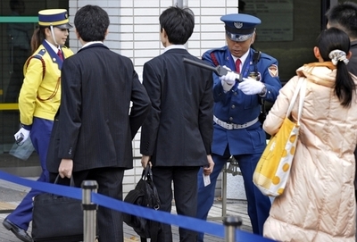 元厚生事務次官殺傷犯か、男が出頭