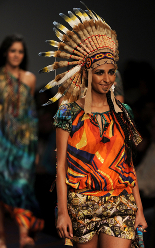 11年春夏インド・ファッションウィーク、115組が新作発表