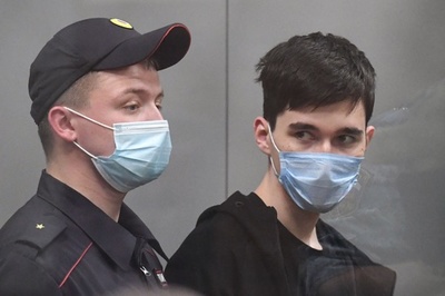 ロシアの学校銃撃、容疑者に2か月間の勾留