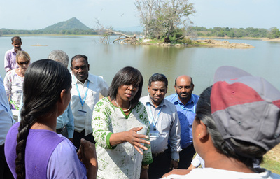 「助けるために」
