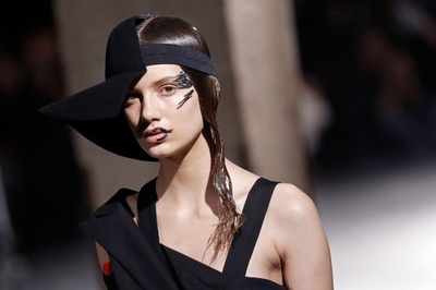 「ヨウジヤマモト」18年春夏