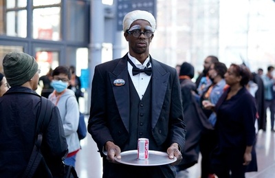 【今日の1枚】人混みに溶け込む仮装、NYコミコン