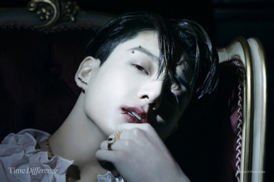 BTSのジョングク、ソロ写真集が再び完売