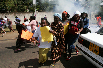 ケニア暴動、AUによる仲裁は不調、アナン前国連事務総長が仲裁役へ