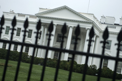 ホワイトハウスで不審なサイバー活動を検出