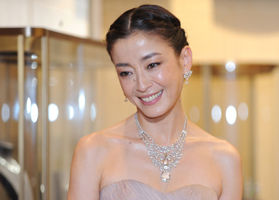 「カルティエ」旗艦店グランドオープン、宮沢りえが登場