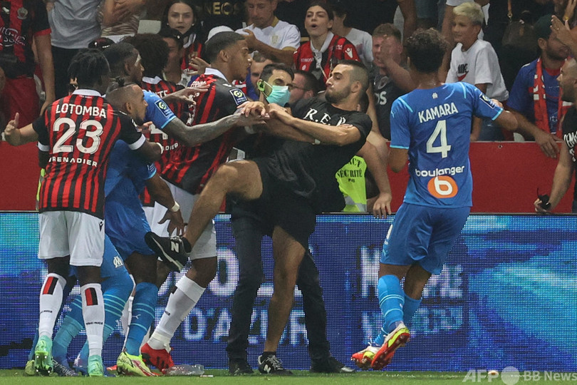 仏サッカーの乱闘騒ぎ、リーグが政府らと「一体となった行動」求める