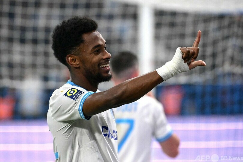 バス襲撃で延期の一戦 マルセイユがリヨンに3発快勝