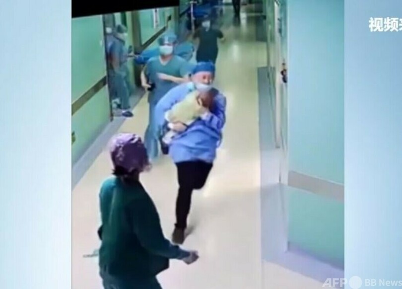 気管に落花生をつまらせた生後10カ月の赤ちゃん 医師がリレー救命に成功