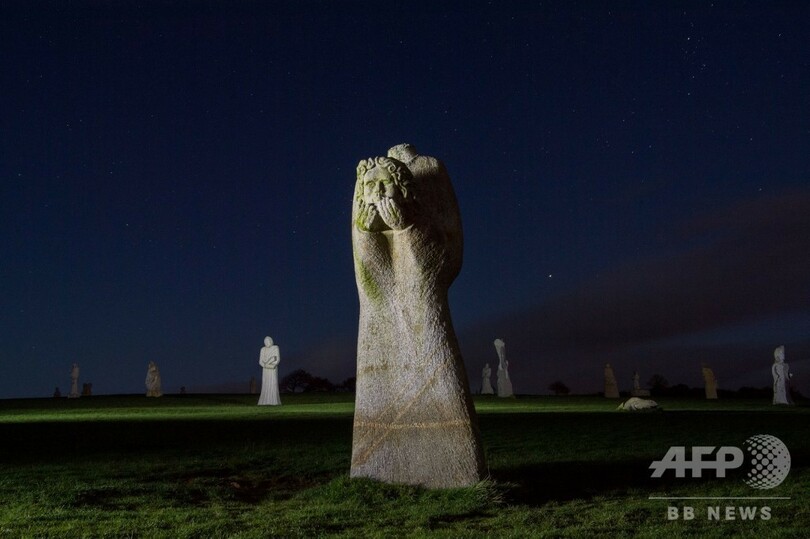 133体の聖人像並ぶ谷、目指すは1000体 フランス