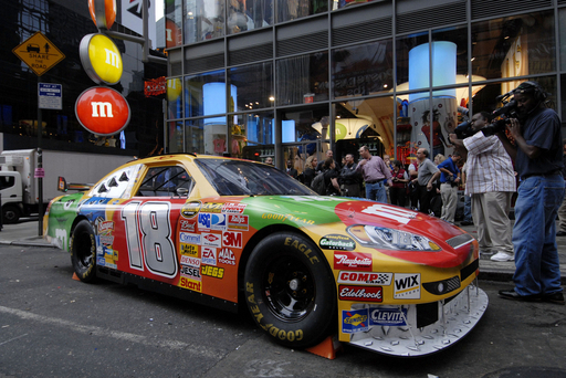 カイル・ブッシュ M＆M'sレーシングの新車発表会に登場 写真4枚 国際
