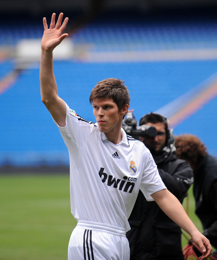 フンテラール2008 レアル・マドリード フンテラールの入団会見を行う 写真6枚 国際