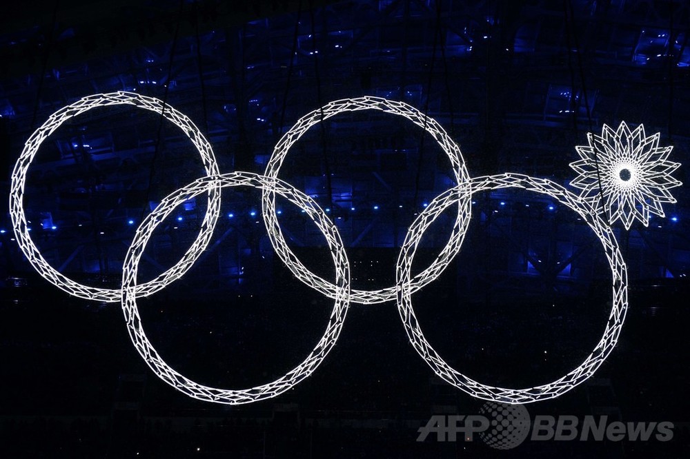輪が欠け「四輪」に、ソチ五輪開会式でハプニング 写真5枚 国際