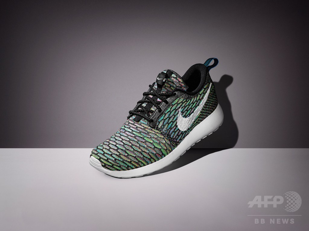 最新アッパー搭載、今まで以上の軽量化に成功「ナイキ ローシフライニット」