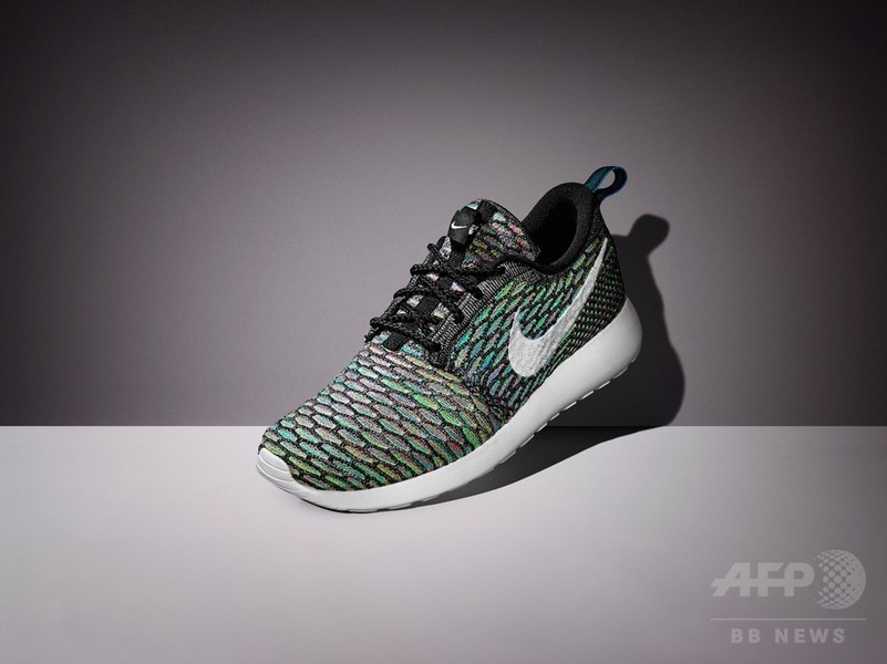 最新アッパー搭載、今まで以上の軽量化に成功「ナイキ ローシフライニット」