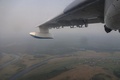 ロシア・クラスノヤルスク地方の森林当局が公開した、ボグチャンスキー地区の上空を覆う森林火災の黒煙を捉えた航空写真（2019年7月30日撮影）。(c)AFP PHOTO / press-service of Russia&apos;s Krasnoyarsk Krai&apos;s forestry ministry / HO