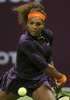 女子テニス、カタール・トータル・オープン（Qatar Total Open 2013）は15日、カタールのドーハ（Doha）でシングルス準々決勝が行われ、大会第2シードのセレーナ・ウィリアムス（Serena Williams、米国）は3-6、6-3、7-5で第7シードのペトラ・クヴィトバ（Petra Kvitova、チェコ）を下し、準決勝進出を果たした。

リターンを狙うセレーナ・ウィリアムス（2013年2月15日撮影）。(c)AFP/AL-WATAN DOHA/KARIM JAAFAR
