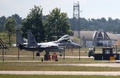 英イングランド東部サフォークのレイクンヒース英空軍基地に着陸した米軍のF15戦闘機（2020年6月15日撮影）。(c)CHRIS RADBURN / AFP