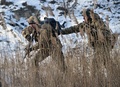 ウクライナの首都キエフ近郊で訓練を受けるウクライナ軍の予備役（2021年12月25日撮影）。(c)Sergei SUPINSKY / AFP