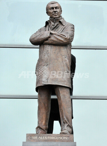 マンチェスターU、名将ファーガソン監督の銅像が登場 写真7枚 国際