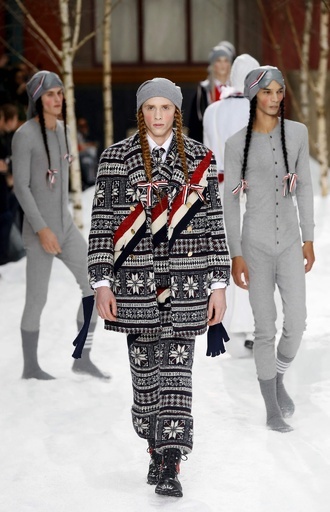 ジェンダーレス色濃く織り交ぜた「トム・ブラウン」18/19年秋冬メンズ