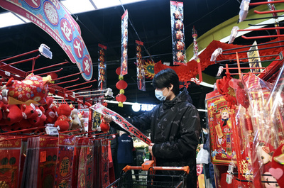 今年の春節は「現地で年越し」 故郷の親にはプレゼント、自分にはごちそう