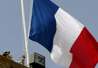 国旗の侮辱を禁じる新法を公布、フランス