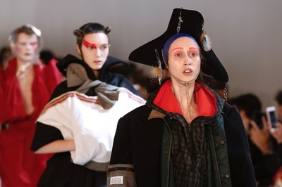 「メゾン マルジェラ」16/17年秋冬パリ・オートクチュール