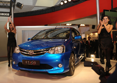 印オートエキスポ2010開幕、各メーカーの新型車競演