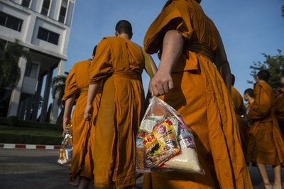 メタボに苦しむタイの僧侶、半数近くが肥満とのデータも