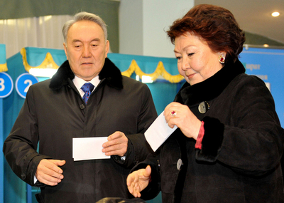 カザフスタン大統領選、現職のナザルバエフ氏圧勝 国際監視団は批判