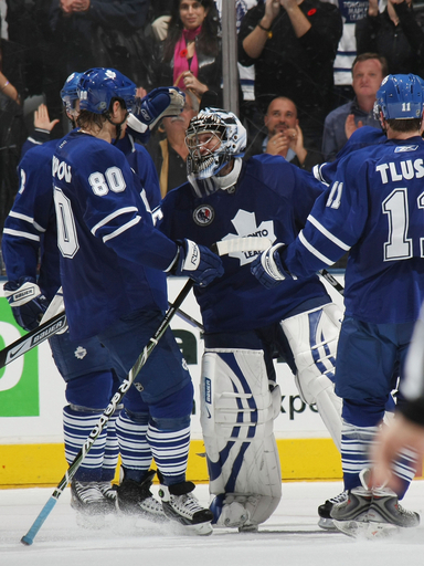 メープルリーフス カナディアンズを下す