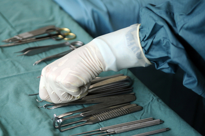 世界初、ロボットアームだけの生体部分肝切除 イタリア