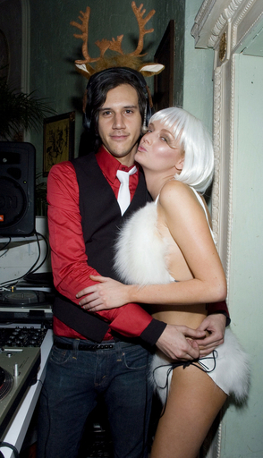 第1回クリスマス・コスチューム・パーティー　ニューヨークで開催