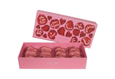 「ラデュレ」バレンタイン限定、バラ風味のハート形マカロン