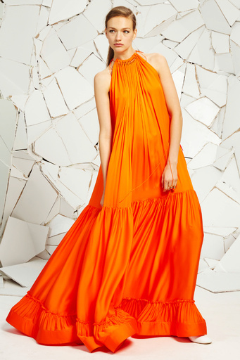 ボリュームとカラーでエネルギッシュに、「ステラ マッカートニー」16年クルーズコレクション