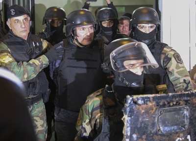 汚職容疑で訴追のアルゼンチン元閣僚、裁判で異様な言動