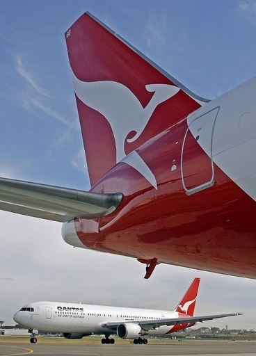 豪カンタス機、急減圧で8000メートル急降下 空調不具合か