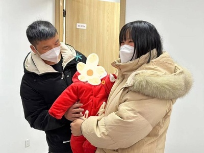 出生体重がわずか650グラムの超早産児 112日で元気に退院 中国