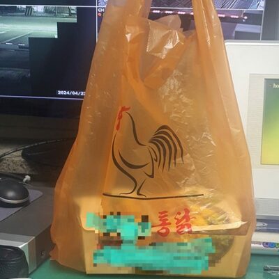 鶏の丸焼きくれる入居者、エアコンつけると文句言う入居者…韓国マンション警備員への対照的な態度