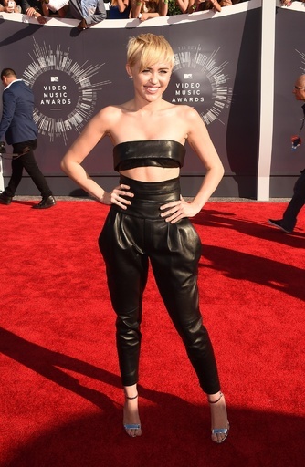 マイリー・サイラス、MTVビデオ・ミュージック・アワードで着用したのは・・・