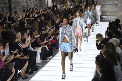 「ルイ・ヴィトン」18年春夏