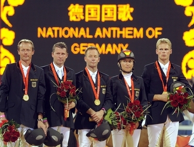 総合馬術団体・障害飛越でドイツが金メダル