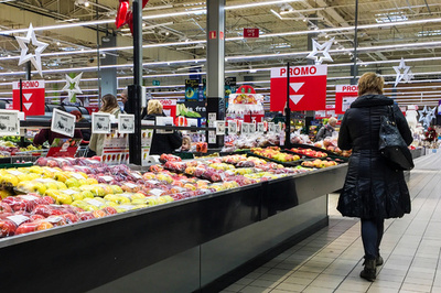 280億円相当の偽装食品・飲料を押収 61か国で共同捜査