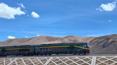 【三里河中国経済観察】青蔵鉄道開通20年　「天路」がもたらした高原の変貌