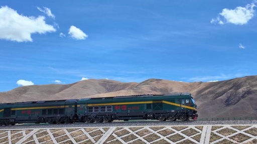 【三里河中国経済観察】青蔵鉄道開通20年　「天路」がもたらした高原の変貌