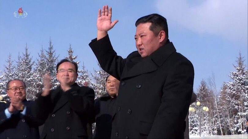 2022年2月16日、三池淵での行事に出席した北朝鮮のキム・ジョンウン朝鮮労働党総書記=朝鮮中央テレビキャプチャー(c)NEWSIS