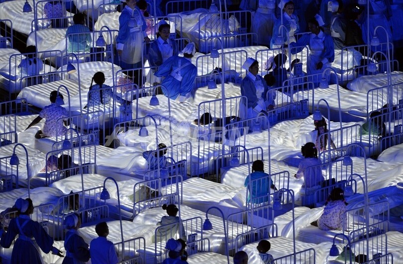 大きな鐘の音で幕開け、ボンドやMr.ビーンも登場 ロンドン五輪が開幕