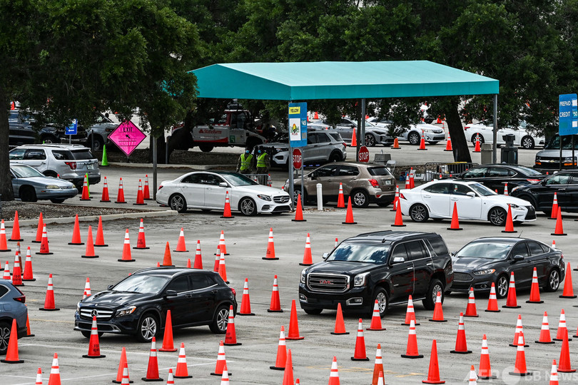 米フロリダ州、コロナ制限を全面解除 ワクチン普及で